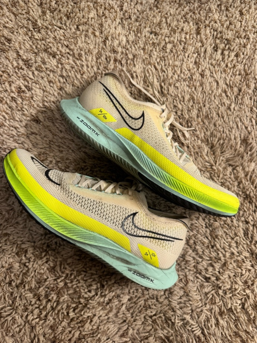 Nike ZoomX StreakFly Lightweight Running Shoes in Yellow & Mint